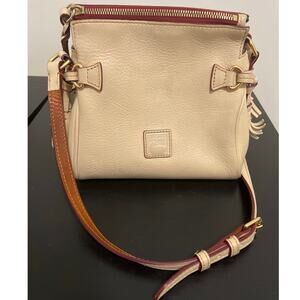 Dooney & Bourke Crossbody bag